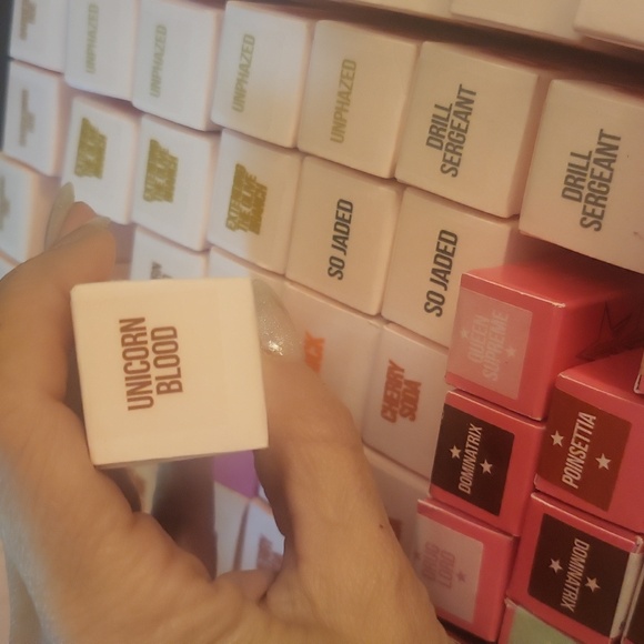 Jeffree Star 'Unicorn Blood' Velevt Trap Lipstick 💄 NIB - Picture 2 of 3